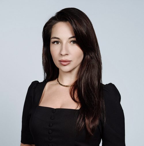 Юлия Сантурова